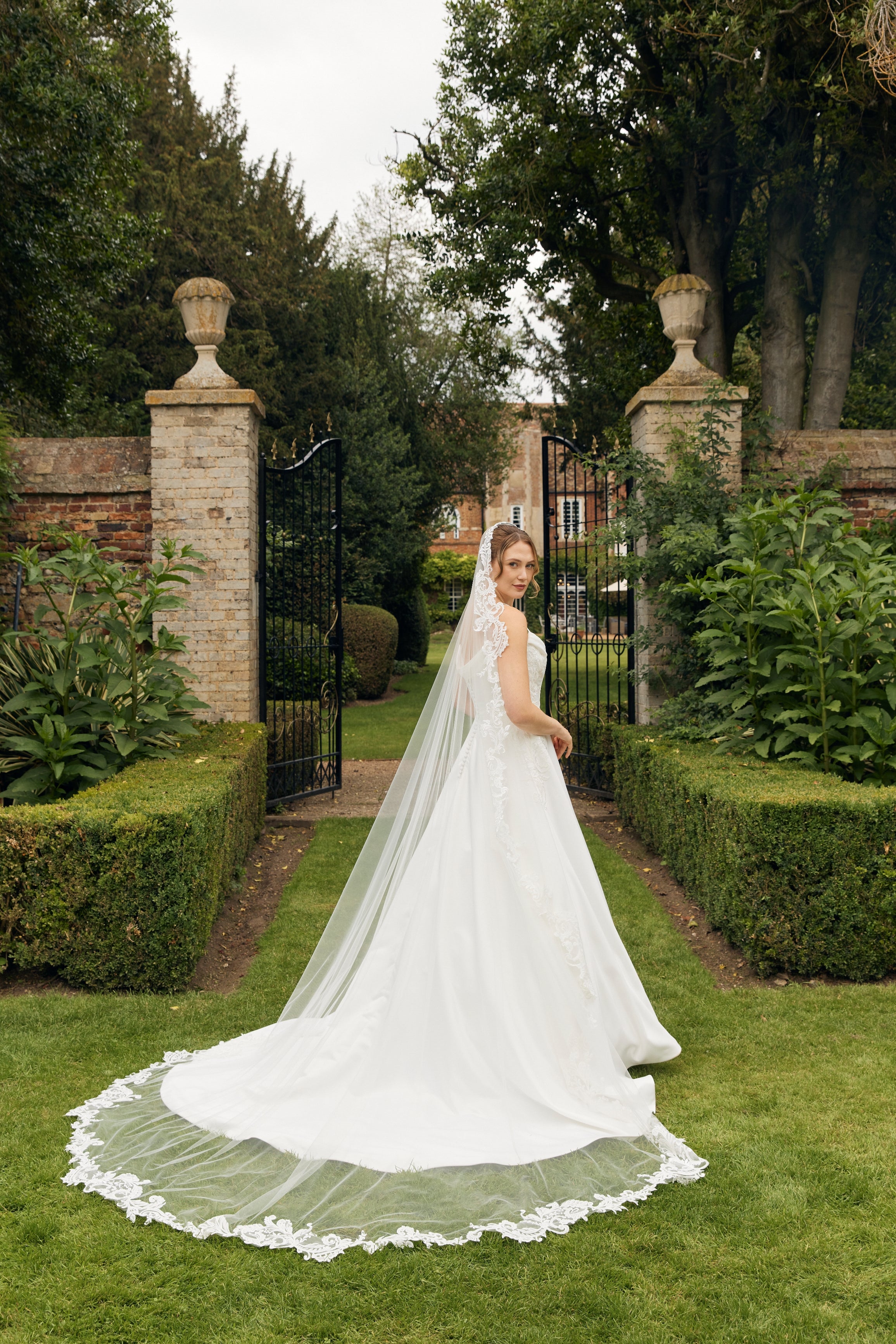 Cressida Veil
