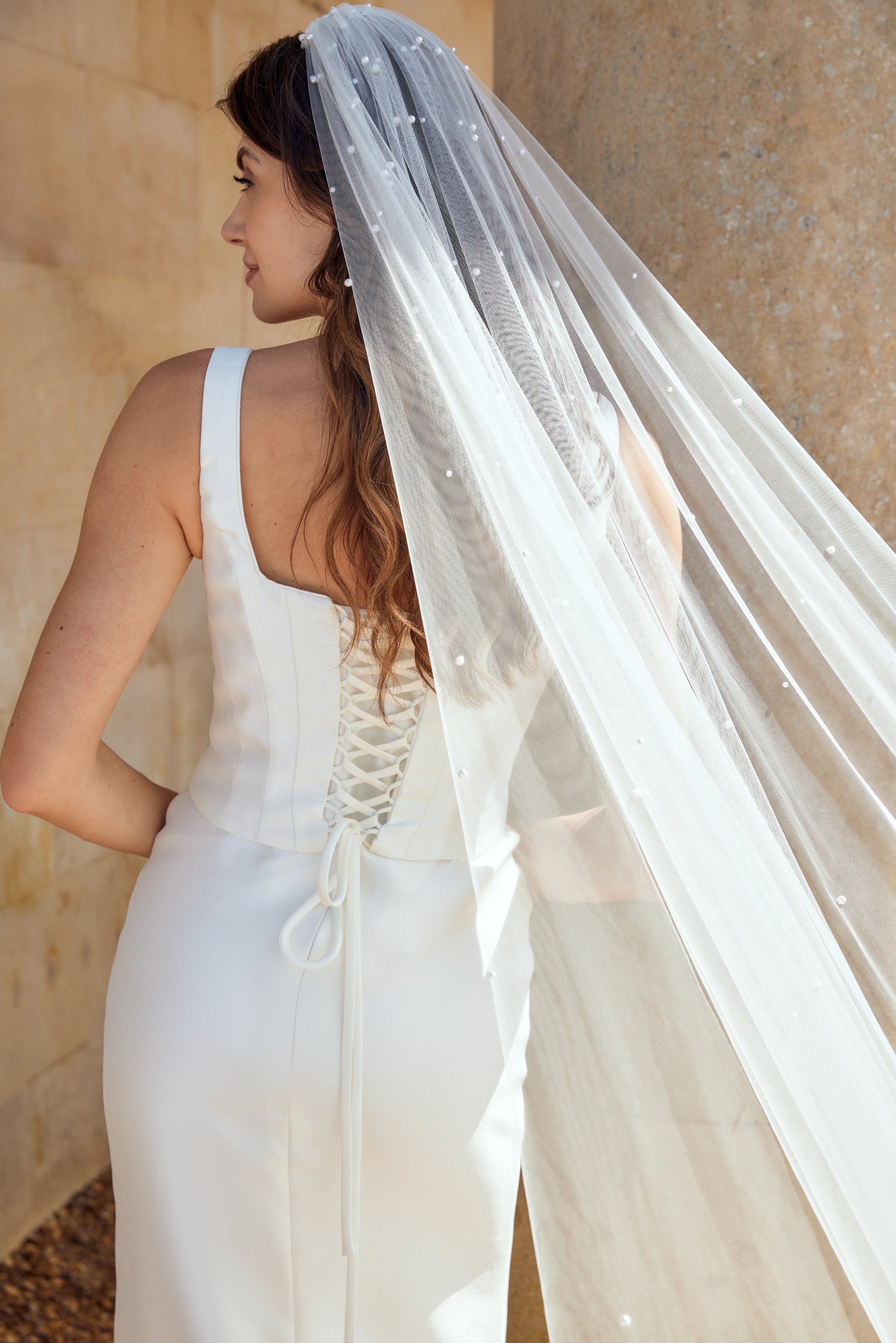 Zaria Veil